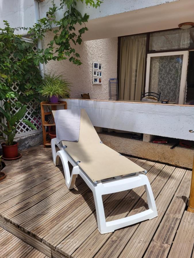 Studio With Garden Арона Экстерьер фото