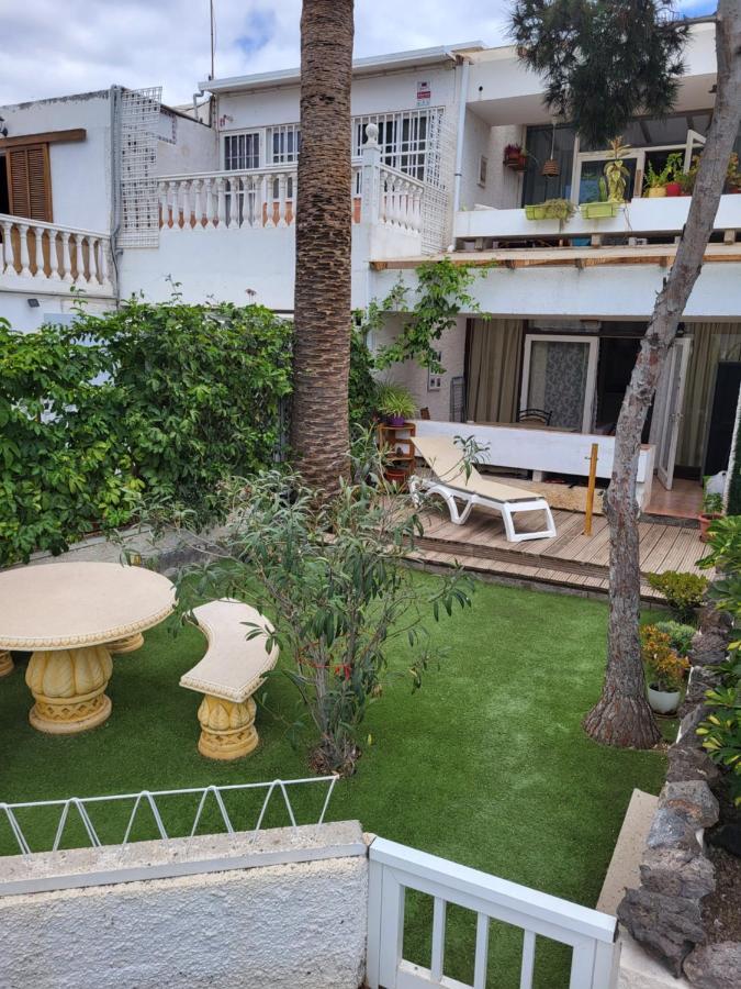 Studio With Garden Арона Экстерьер фото